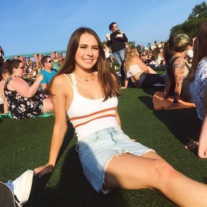 Meet your Posher, Caroline